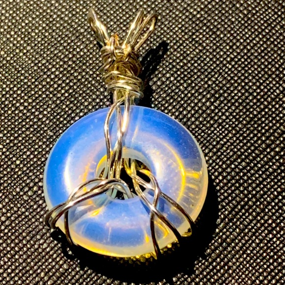 PENDANT - Picture 2 of 2